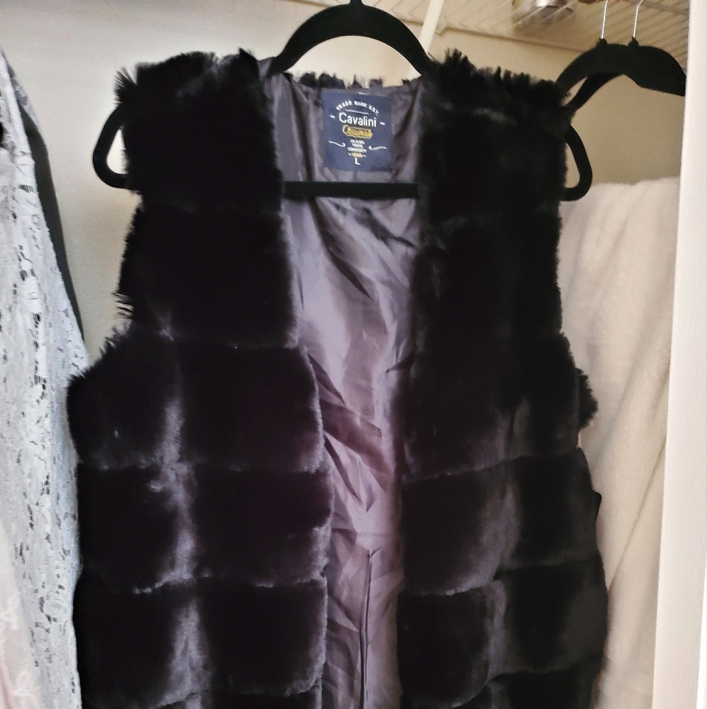 Furry coat vest black